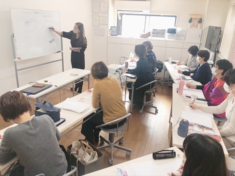 ネイルサロン業界で大成功を収める寺木智子さんの苦難 | 株式会社KONDA ネイルサロン業界で大成功を収める寺木智子さんの苦難